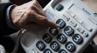 77 годишна жена е предала 4 500 лева на телефонни измамници