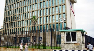 САЩ заявиха че поне 16 сътрудници на американското посолство в