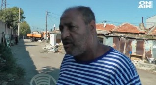 Продължава събарянето на незаконните постройки в ромската махала в Бургас