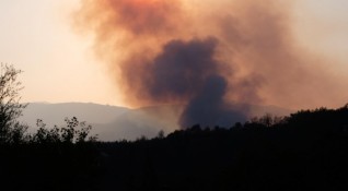 Пети ден продължава гасенето на огнената стихия в Кресненското дефиле