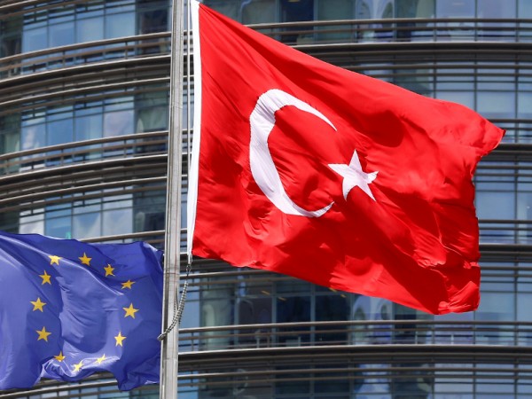 Председателят на Европейската комисия Жан-Клод Юнкер заяви, че Турция, която
