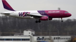 За трети пореден ден пътници на авиокомпанията Wizz Air са