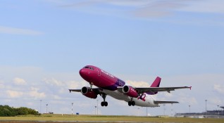 Нискотарифната авиокомпания Wizz Air обяви че работи усилено за да