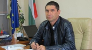 Шефът на Общинския съвет в Септември Лазар Влайков който е