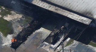 Силен пожар избухна в химическия завод на френската фирма Аркема