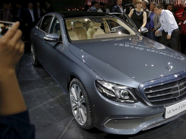 Компанията Mercedes-Benz обяви, че спира продажбите на модела си E-Class,