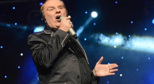 Един от най обичаните български певци Васил Найденов посрещна своя