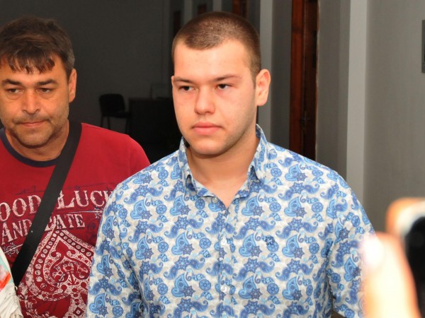 21-годишният Тодор Николов, който нападна незрящи туристи в Несебър на