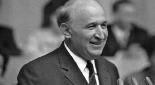 Генералният секретар на БКП Тодор Живков е бил неустоим любовник
