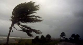 Ураганът Ирма е на 175 км от Кий Уест Флорида
