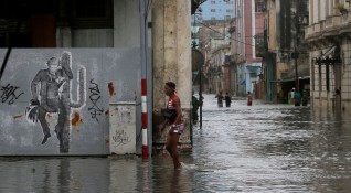 След преминаването на урагана Ирма през Куба посолството на Република