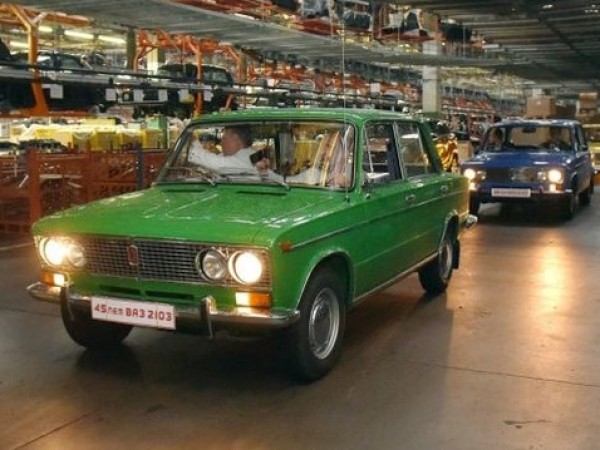 През септември руската компания АвтоВАЗ и всички поклонници на класическите