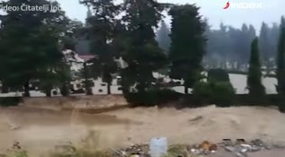 Хърватският град Задар е наводнен след разразилата се там буря