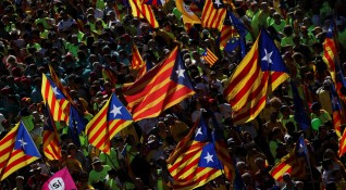 Около един милион каталунци се събраха в Барселона за да