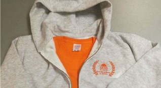 Скандал за училищни униформи в цвета на затворниците от Гуантанамо