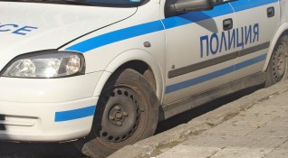 Банда хулигани бие и граби беззащитни хора в София Двама