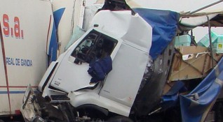 Двама са загинали при тежка катастрофа по главния път Добрич
