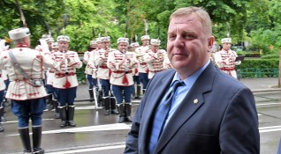 Българският военен министър Красимир Каракачанов обяви пред македонски медии че