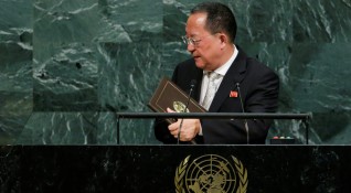 Външният министър на Северна Корея Ри Йонг хо нападна американския президент
