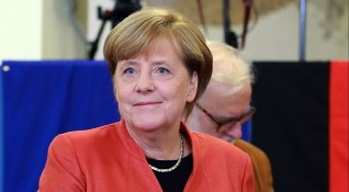 Канцлерът Ангела Меркел спечели четвърти пореден мандат вчера на изборите