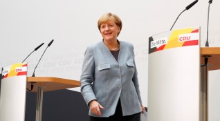 Германският канцлер Ангела Меркел заяви че планира да остане на