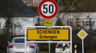 Приемането на България и Румъния в Шенген е не само
