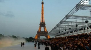 Модният гигант Ив Сен Лоран смая Париж с новата си