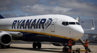 Нискотарифният превозвач Ryanair обяви че ще спре обслужването на 5