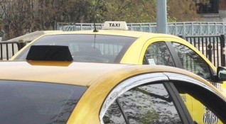 Удостоверенията на таксиметровите водачи вече ще се удължават без изпит