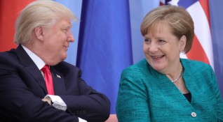 Президентът на САЩ Доналд Тръмп е поздравил германския канцлер Ангела