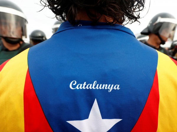 Звезди от футболния отбор Барселона изразиха днес подкрепа за референдума