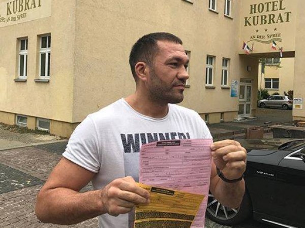 Българската звезда в професионалния бокс Кубрат Пулев премина през внезапна