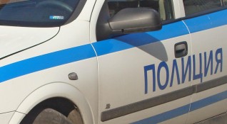 Полицията във Варна издирва шофьор на автомобил който е блъснал