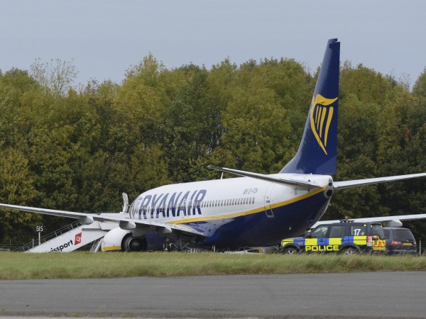 Изтребители се наложи да ескортират самолет на авиокомпания "Райънеър", пътуващ