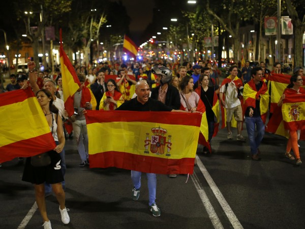 Референдумът в Каталуния вкарва Испания в тежка политическа криза, а