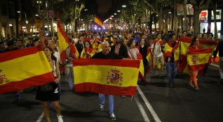 Референдумът в Каталуния вкарва Испания в тежка политическа криза а