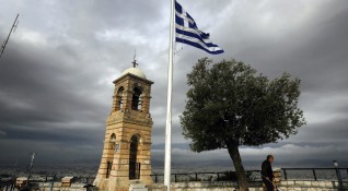 Гръцката църква обяви свещена война на правителството и народните представители
