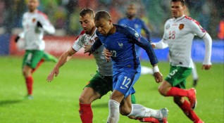 България загуби с 0 1 домакинството си на Франция и илюзорните