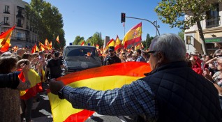 Испанското правителство ще приложи конституционните си правомощия да замрази автономния