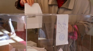 Частични местни избори се проведат в две общини и осем