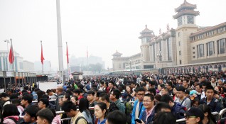 Китай съобщи днес че около 1 34 милиона нископоставени чиновници са