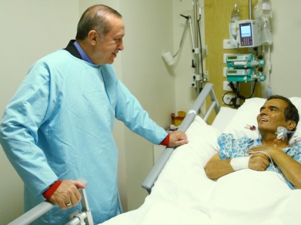 Президентът на Турция Реджеп Таийп Ердоган посети Наим Сюлейманоглу в