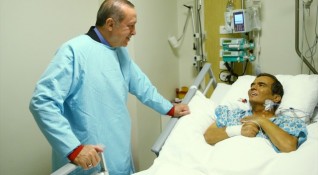 Президентът на Турция Реджеп Таийп Ердоган посети Наим Сюлейманоглу в