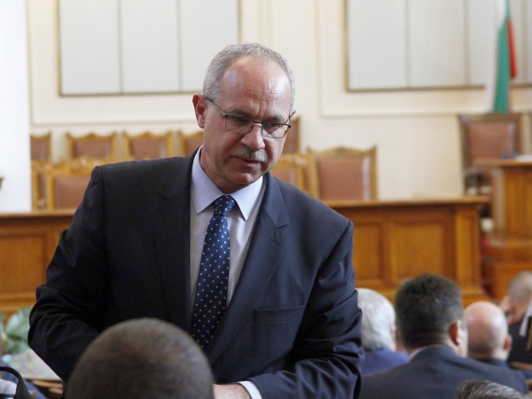 Столът на Антон Тодоров в парламента да остане празен, реши