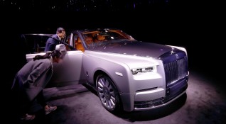 Британският производител на луксозни автомобили Rolls Royce никога няма да сложи