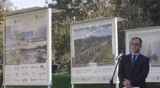 Фотоизложба пред Народния театър в София представя ключови проекти подкрепени