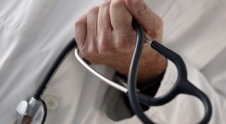 Лекарският съюз иска потребителската такса да бъде вързана за минималната