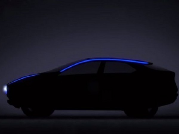 Компанията Nissan публикува видео със своя нов модел, чиято премиера