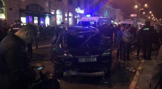 Луксозен джип се вряза в пешеходци в Харков отнемайки живота