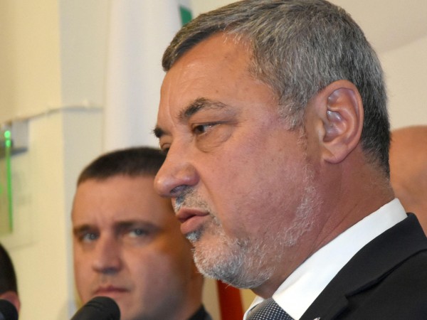 Шефът на парламентарната група на "Обединени патриоти" Волен Сидеров защити